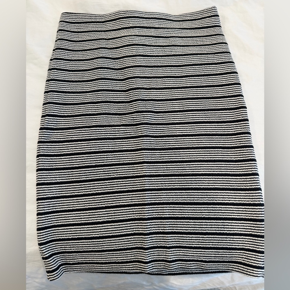 NWT LOFT black and white striped knit pencil skirt